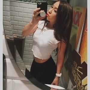 Meet your Posher, Anna